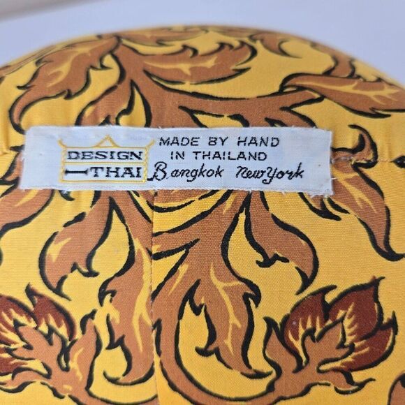 Vintage Handmade Thai Red Yarn Owl Plush With Decorative Yellow Feet - Picture 6 of 9